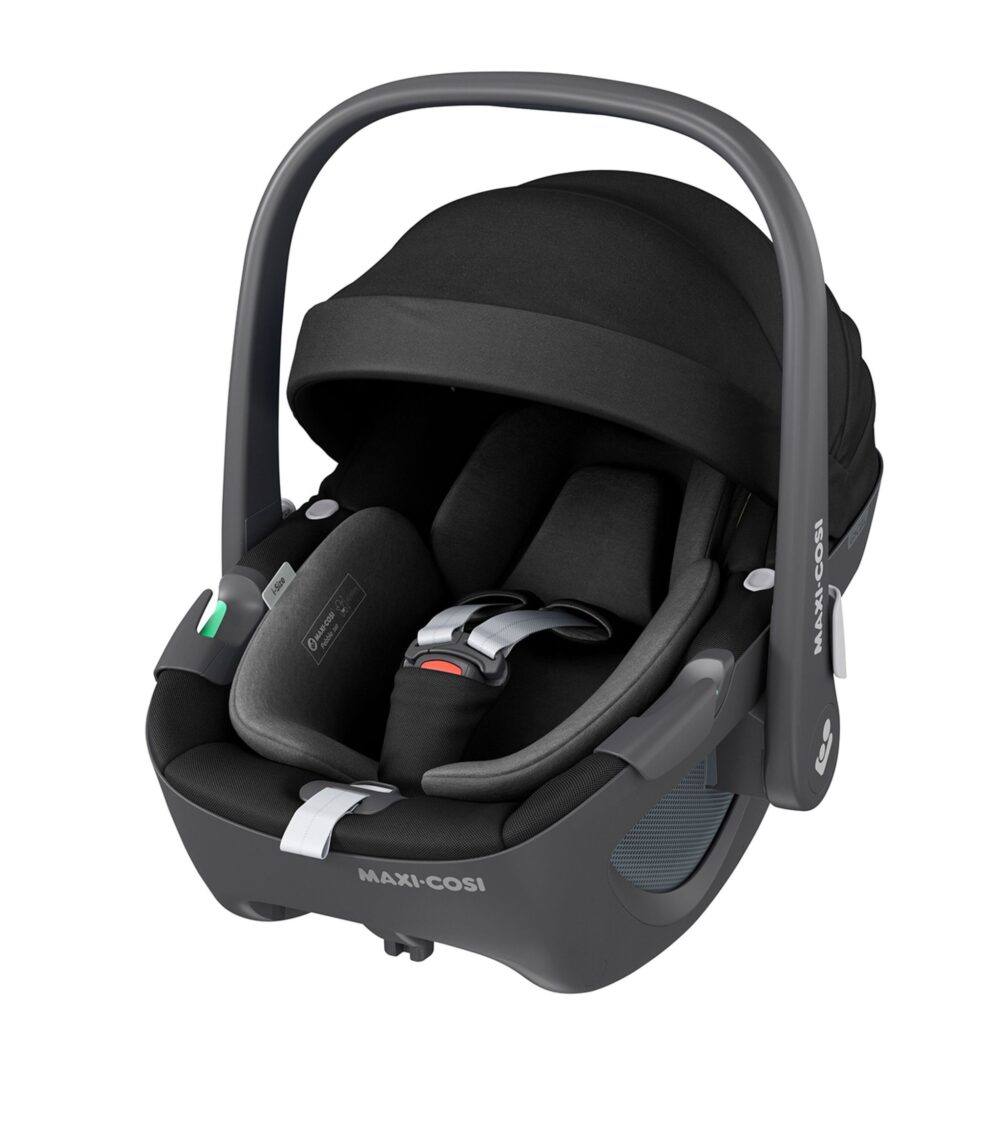 Maxi Cosi Pebble 360 I-size in Essential Black